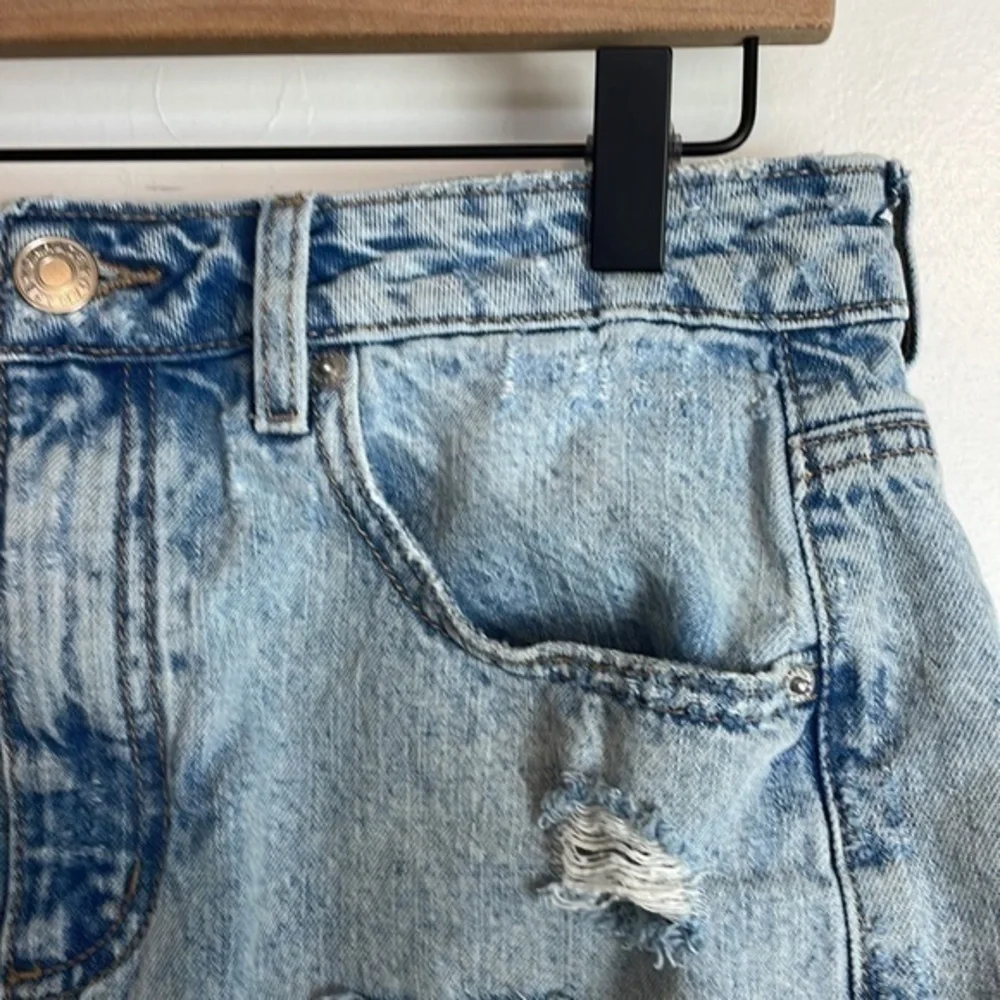 Garage Distressed Stone Wash Denim Shorts 9 - Picture 6 of 11